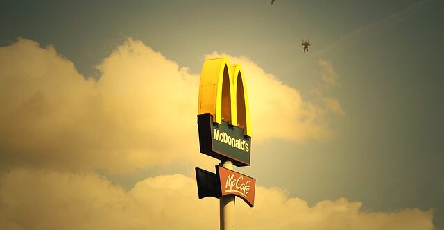 picture of mcdonalds sign