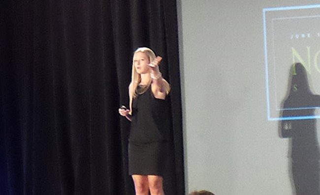 picture of tanya aliza talking about network marketing success stories